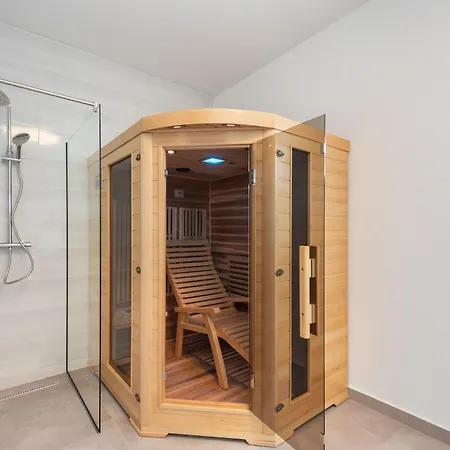 Exotic In With Bubble Bath Holiday home Vir